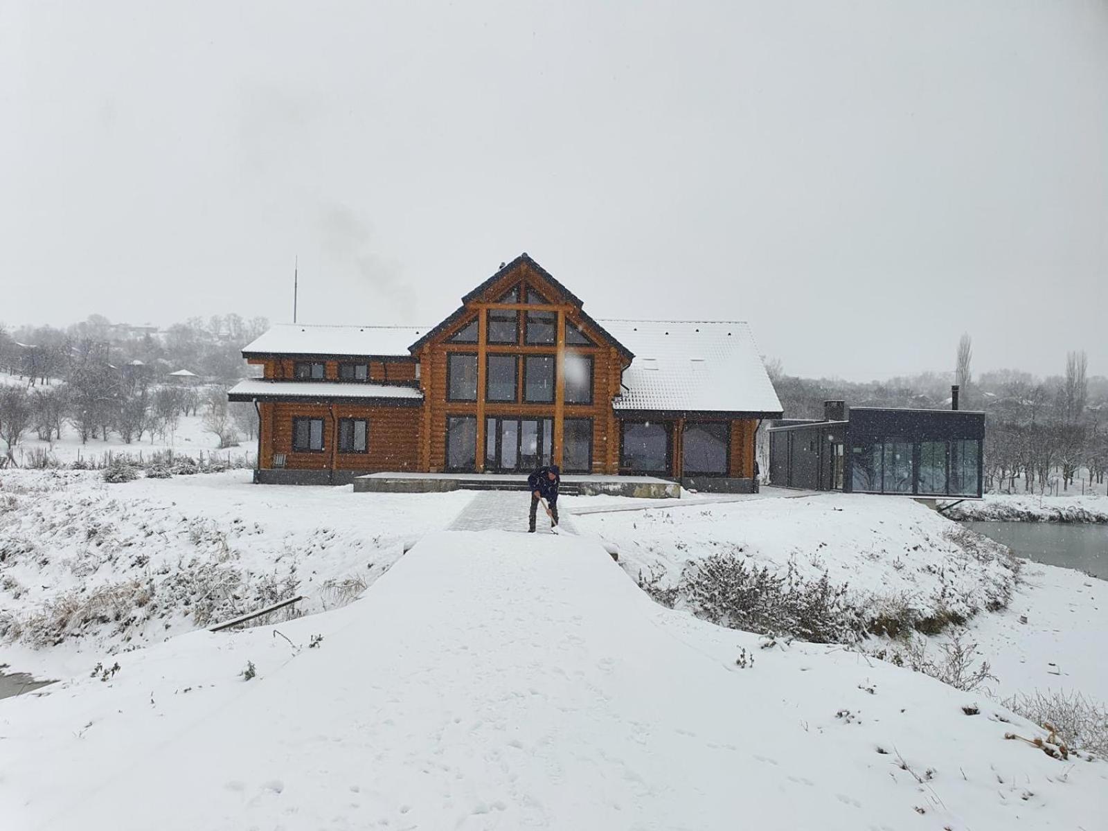 Mountain Lake Jbs Hotel Focsani Exterior photo