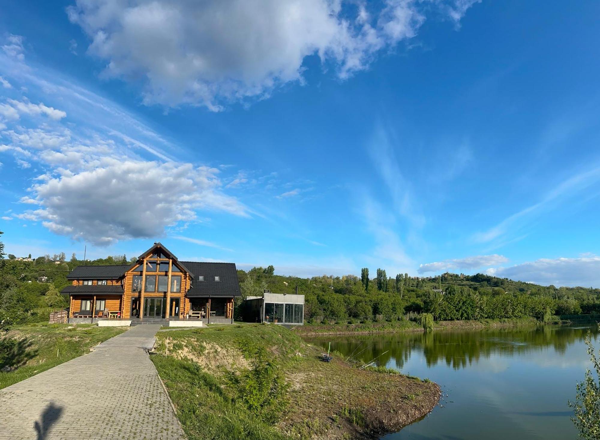 Mountain Lake Jbs Hotel Focsani Exterior photo