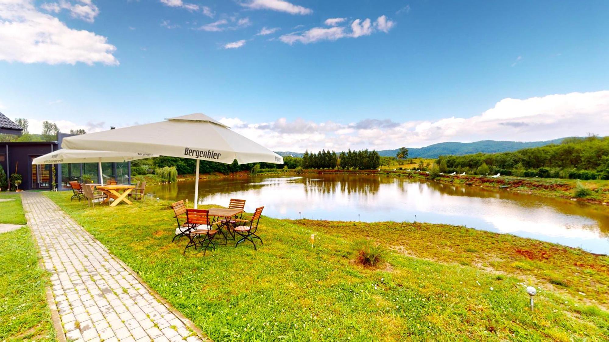 Mountain Lake Jbs Hotel Focsani Exterior photo